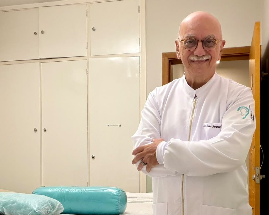 Shiatsu em São Paulo, atendimento na maca com o Dr. Hélio Sampaio Filho